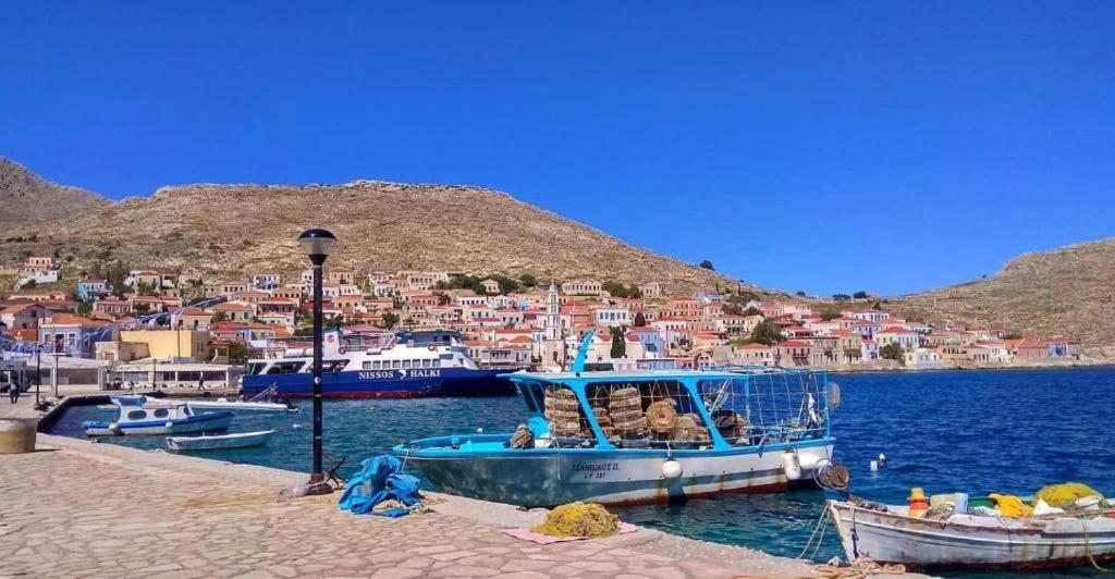Marina Castellana Studios II Chalki Town Exteriér fotografie