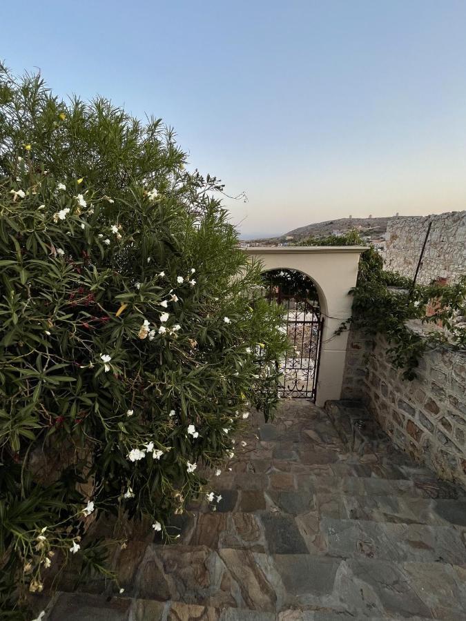 Marina Castellana Studios II Chalki Town Exteriér fotografie