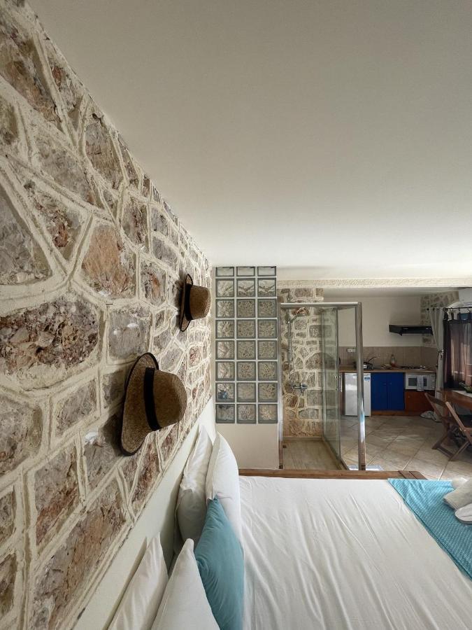 Marina Castellana Studios II Chalki Town Exteriér fotografie