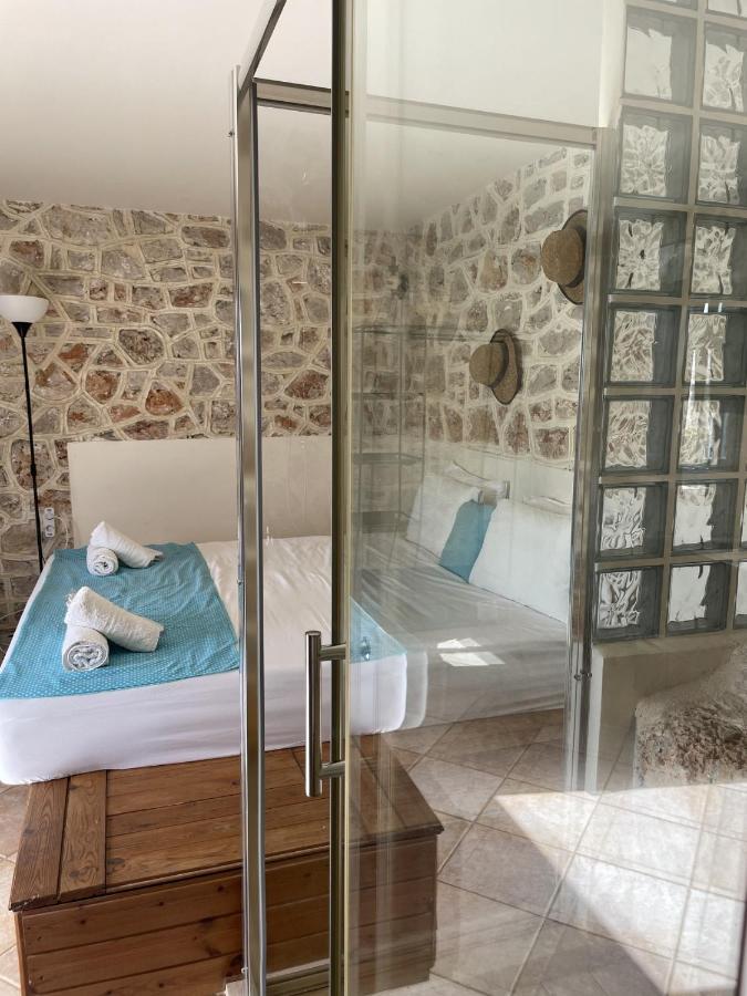 Marina Castellana Studios II Chalki Town Exteriér fotografie